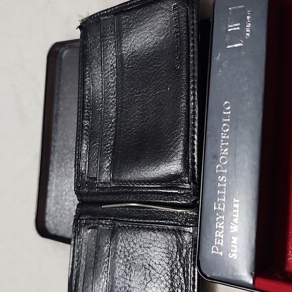NEW IN METAL BOX  PERRY ELLIS SLIM WALLET. - Picture 8 of 10